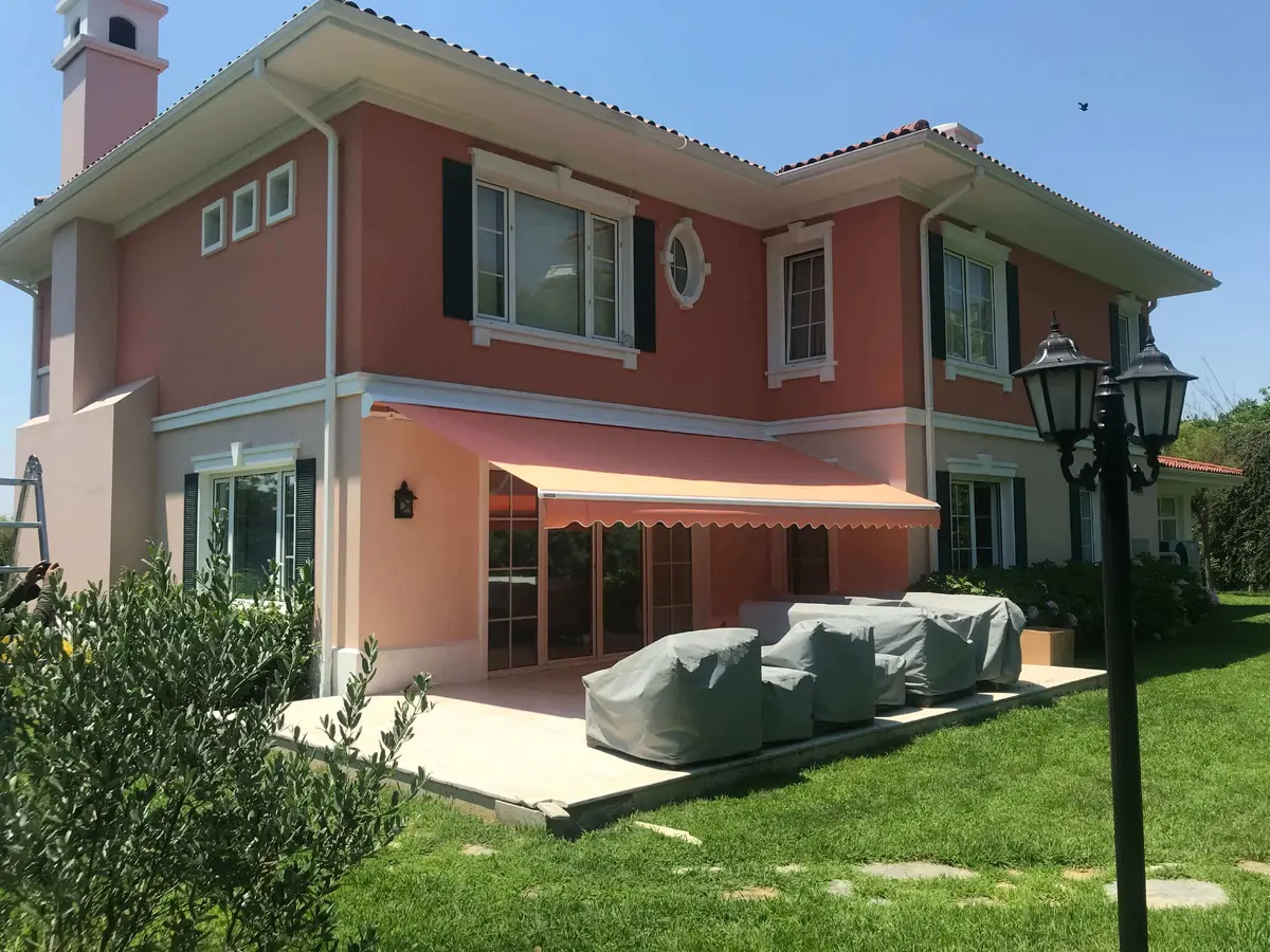 Çizgili kumaşlı mafsallı tente modeli