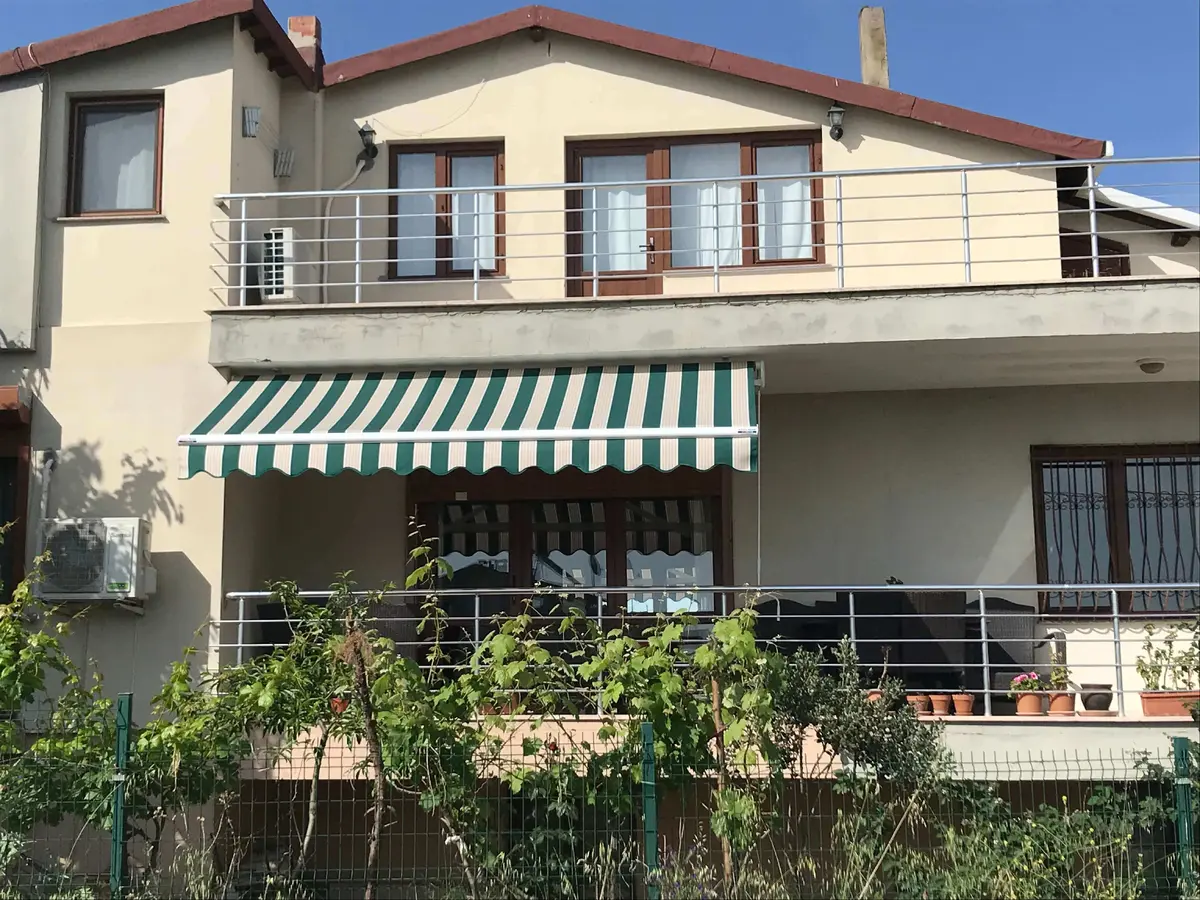 Kafe dış mekan mafsallı tente sistemi