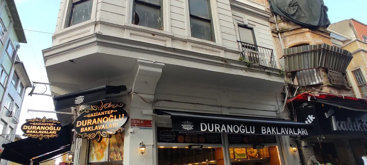Kafe kasetli tente uygulaması