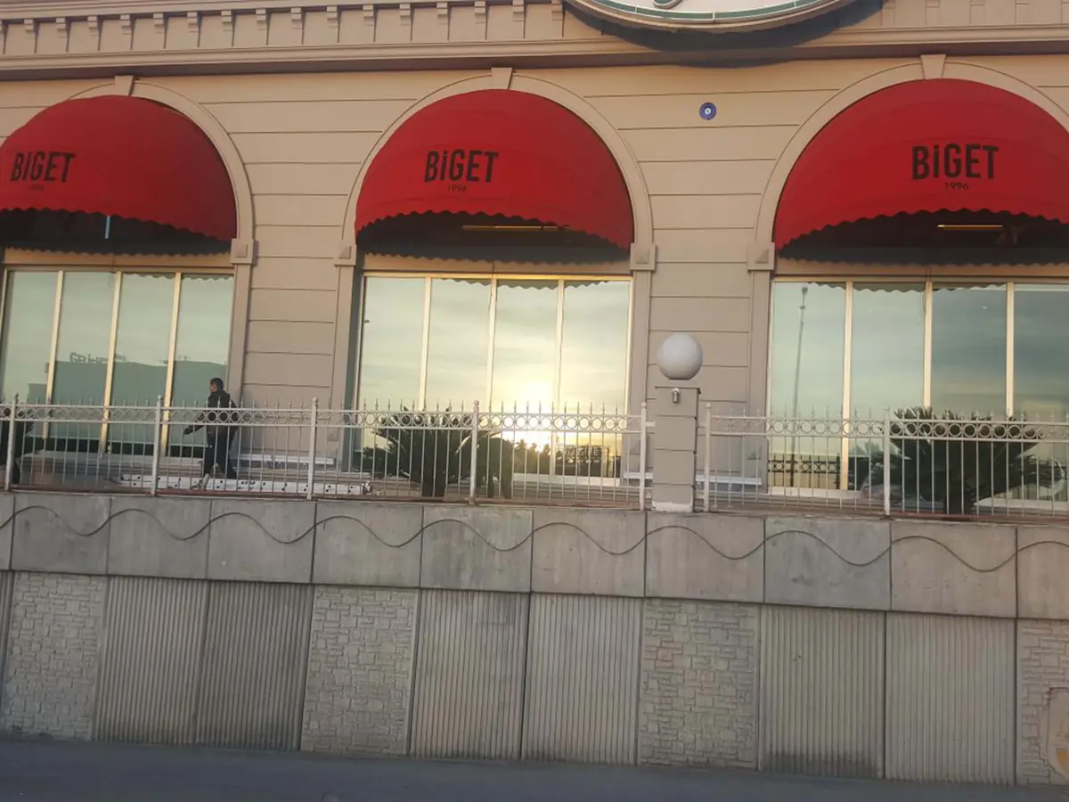 Dükkan vitrini için karpuz tente modeli
