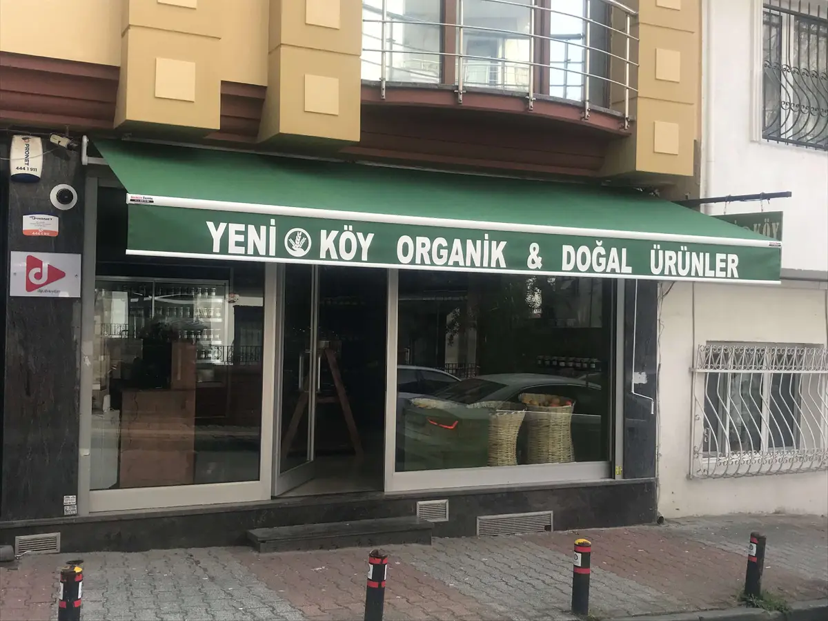 Uzaktan kumandalı mafsallı tente modeli